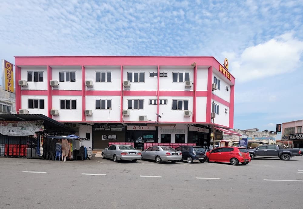 OYO 1104 Q Hotel - photo 1