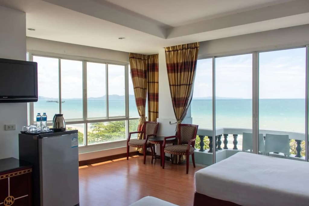 Jomtien Hisotel - photo 40