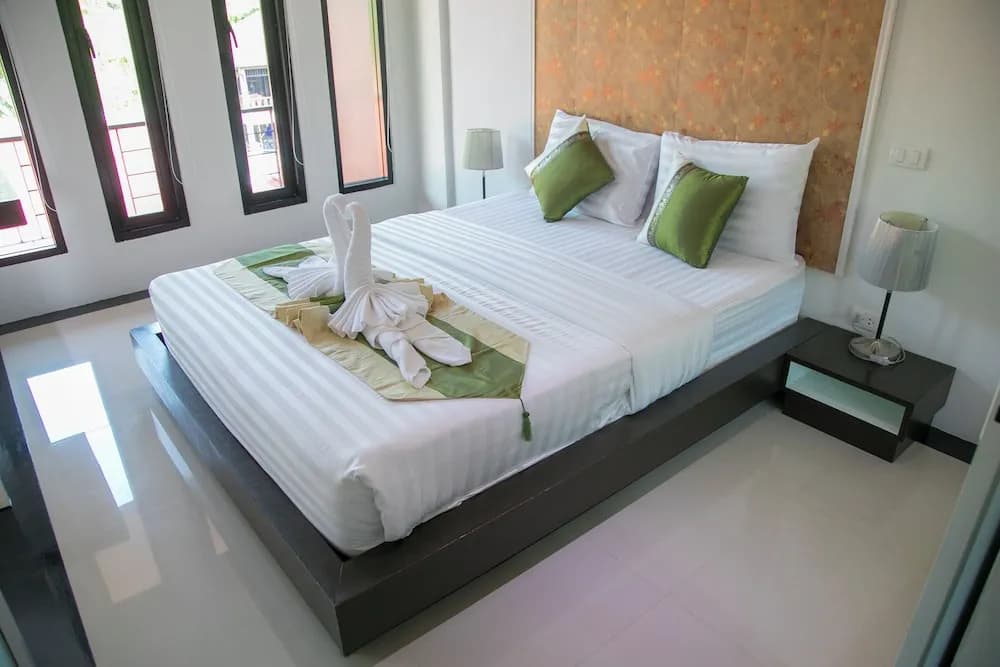 Westkey Kamala Hotel - photo 10