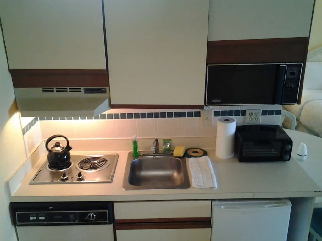 Kitchenette Condos Universal by Amerom - photo 19