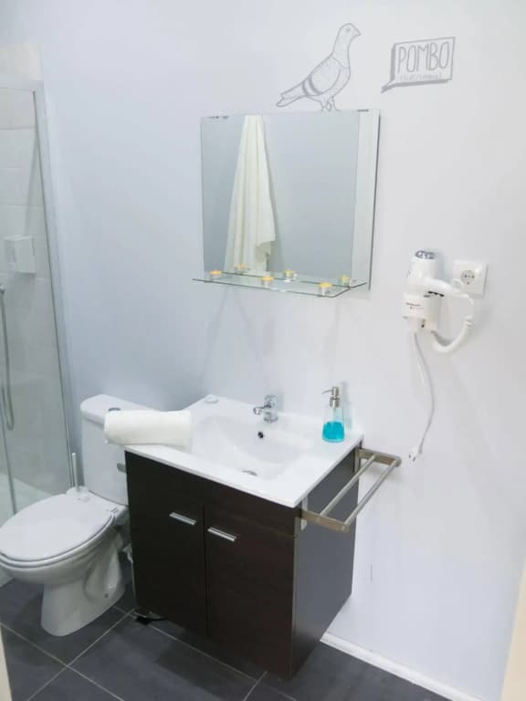 Lisbon Check-In Guesthouse - photo 10