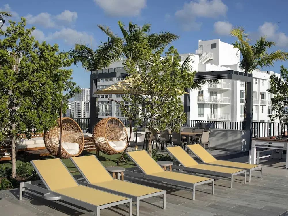 w Spacious Modern 3BR in Wynwood - photo 13