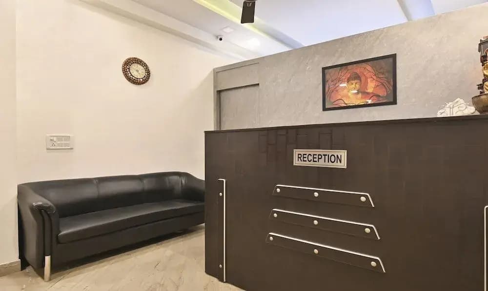 Nights Inn BY OYO Rooms - photo 2