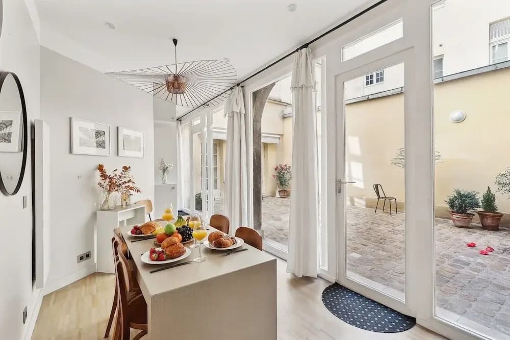 Chic 2BR 2BA near Place des Vosges - photo 9