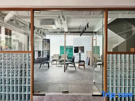 Q Space Sathorn - Narathiwas 18 - photo 1