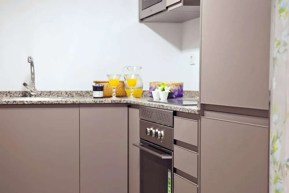Feelathome Madrid Suites Apartments - photo 22