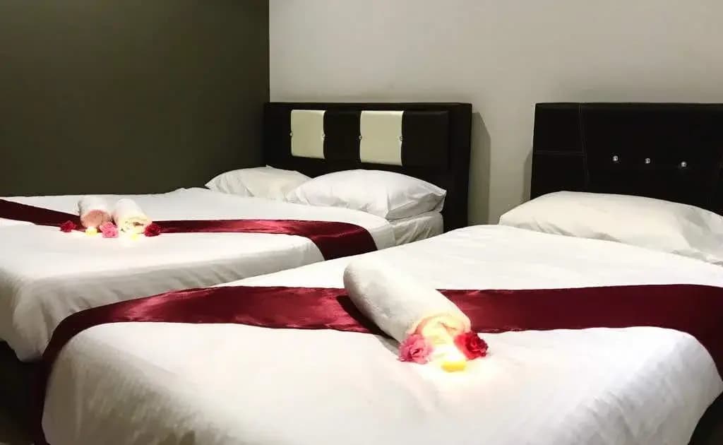 UR Hotel - photo 3