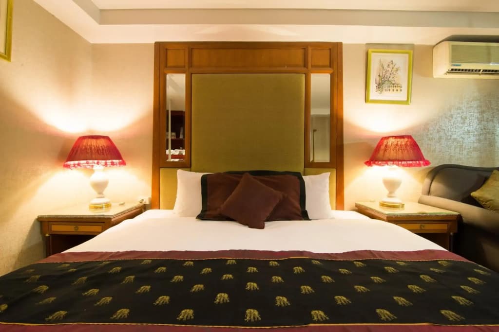 Diamond City Hotel - photo 3