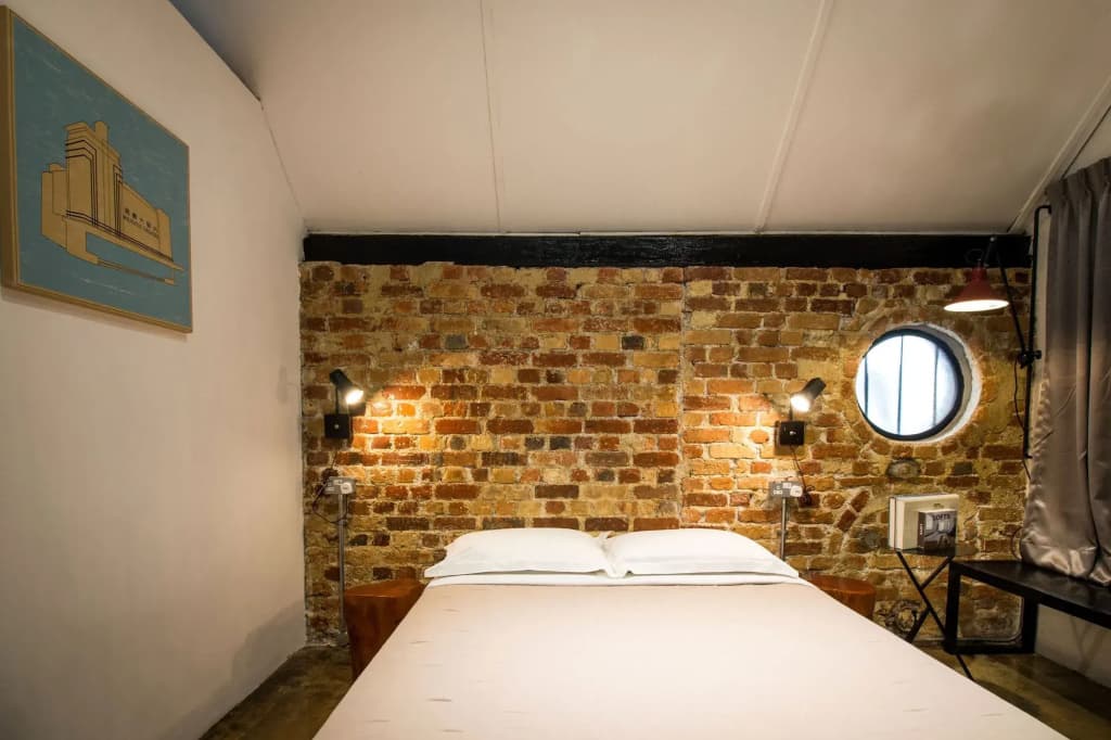 The Brownstone Hostel & Space - photo 12