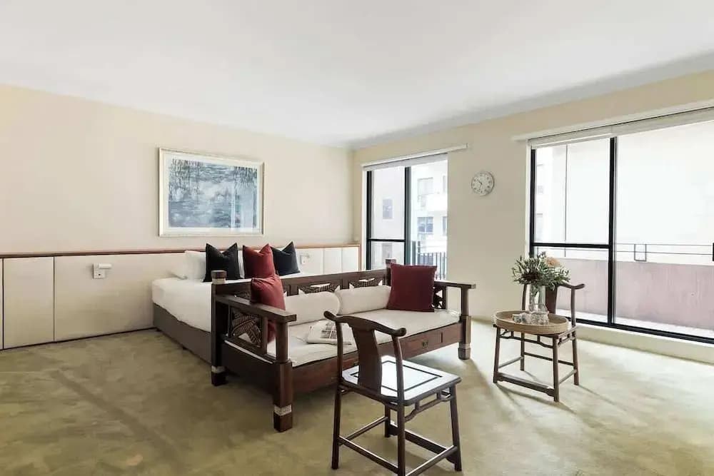 Stylish & Cozy 4BR Retreat With Free Parking - photo 3