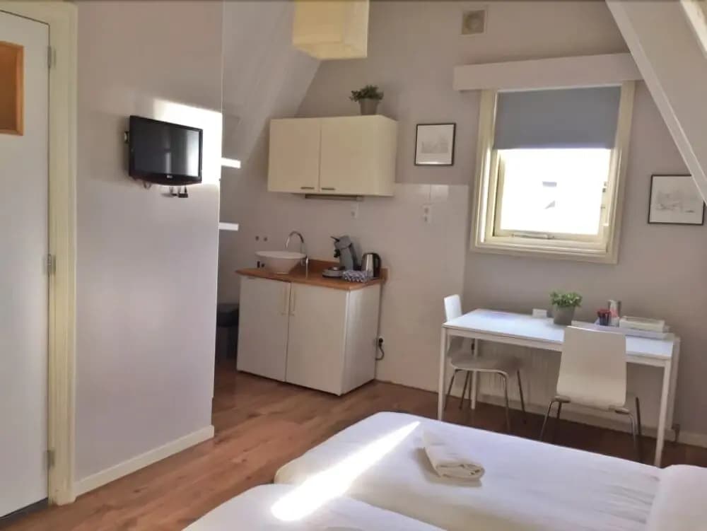 Old City Amsterdam Bed and Breakfast - photo 16