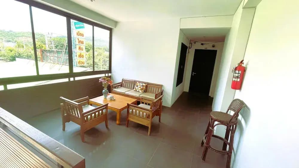 Rockstar Beach Apartments - photo 6