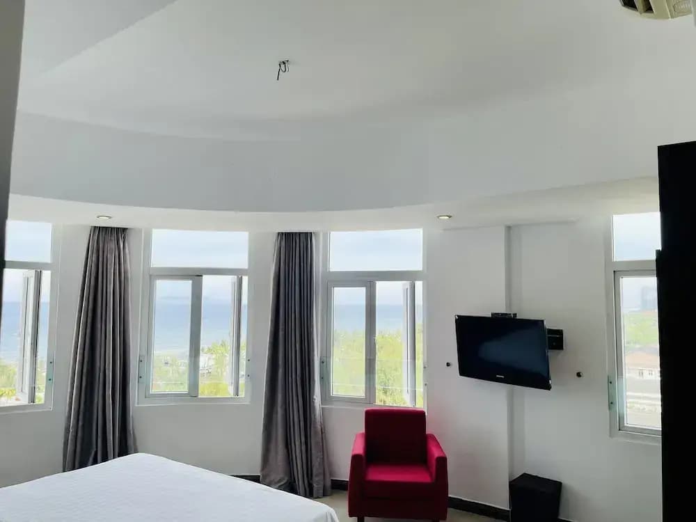 Queen Palace Hotel - photo 3