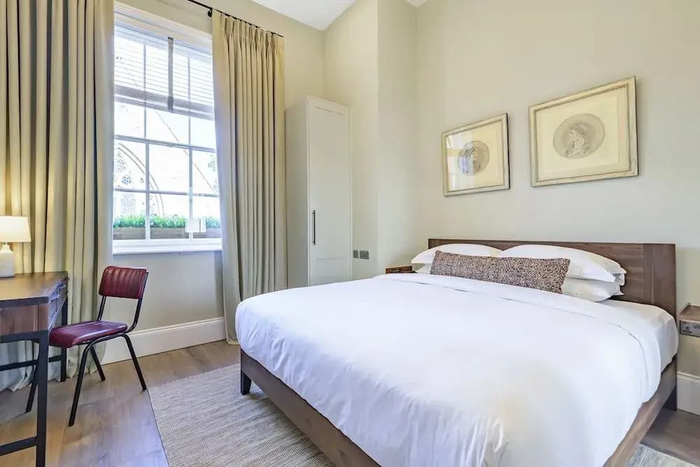 Oak & Poppy Apartments - photo 3