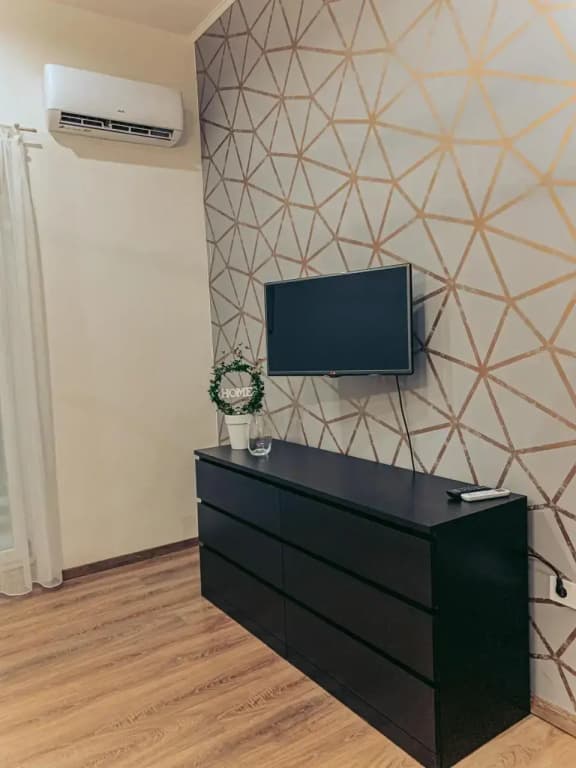 Heroes Square Apartment - photo 10