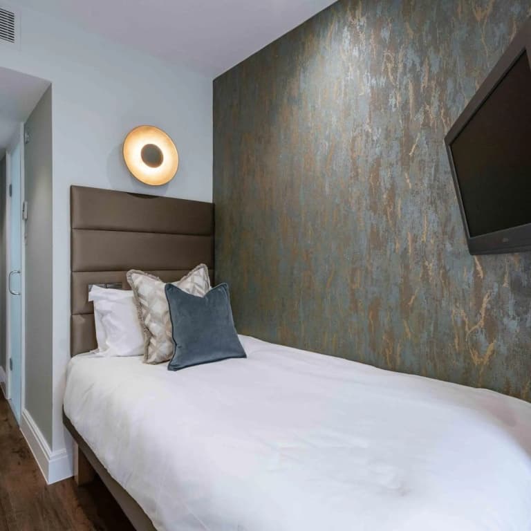 The Jade Hotel - photo 35