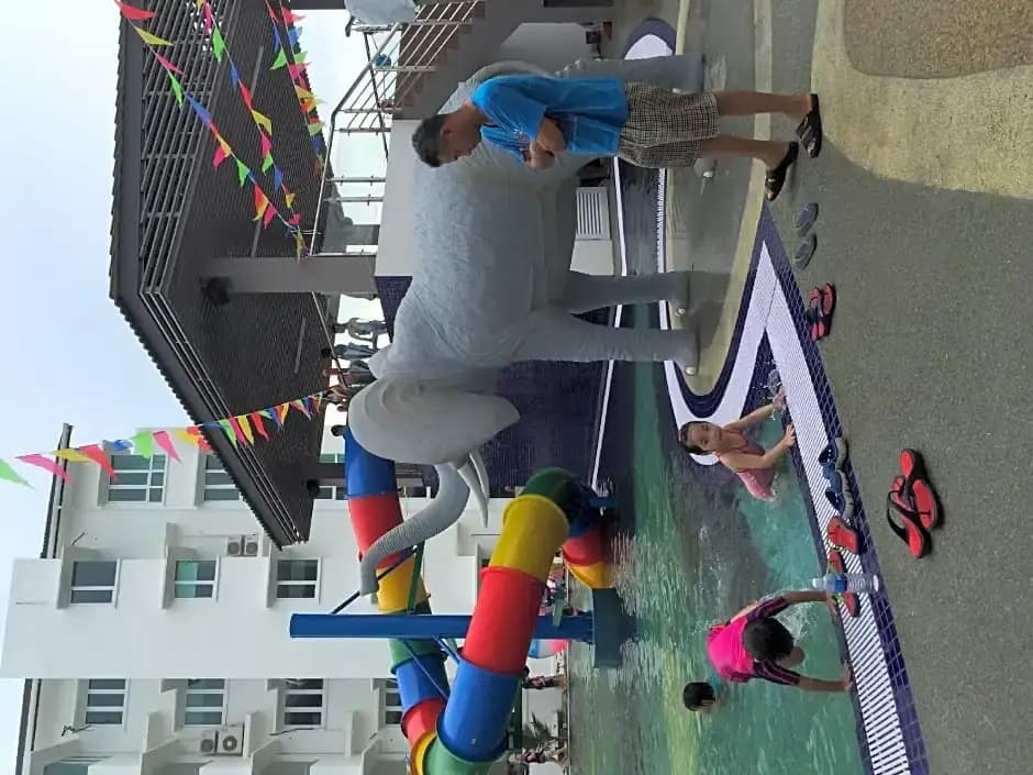 Homelite Resort water theme park condominium - photo 4