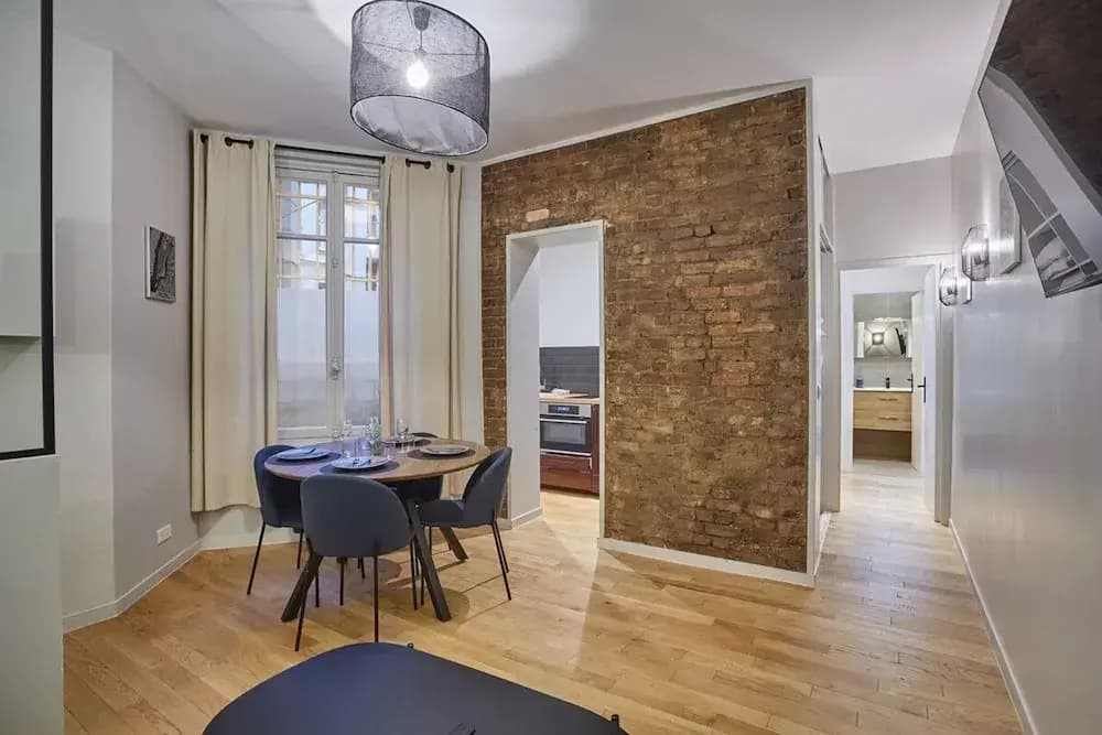 Apartment Located in the Center of Paris - photo 4