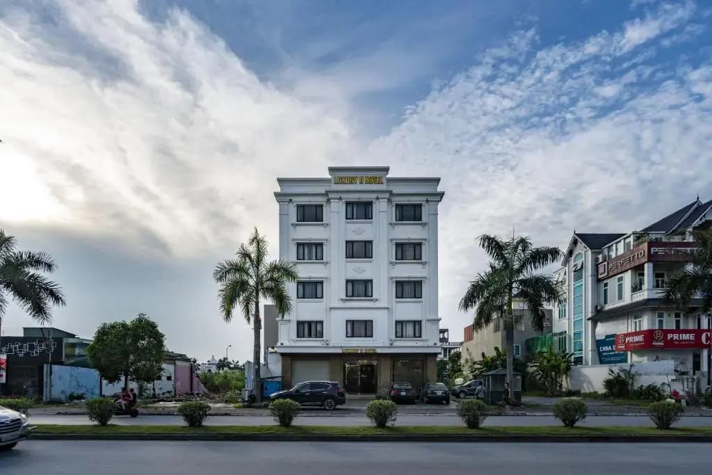 Luxury II Hotel - main photo