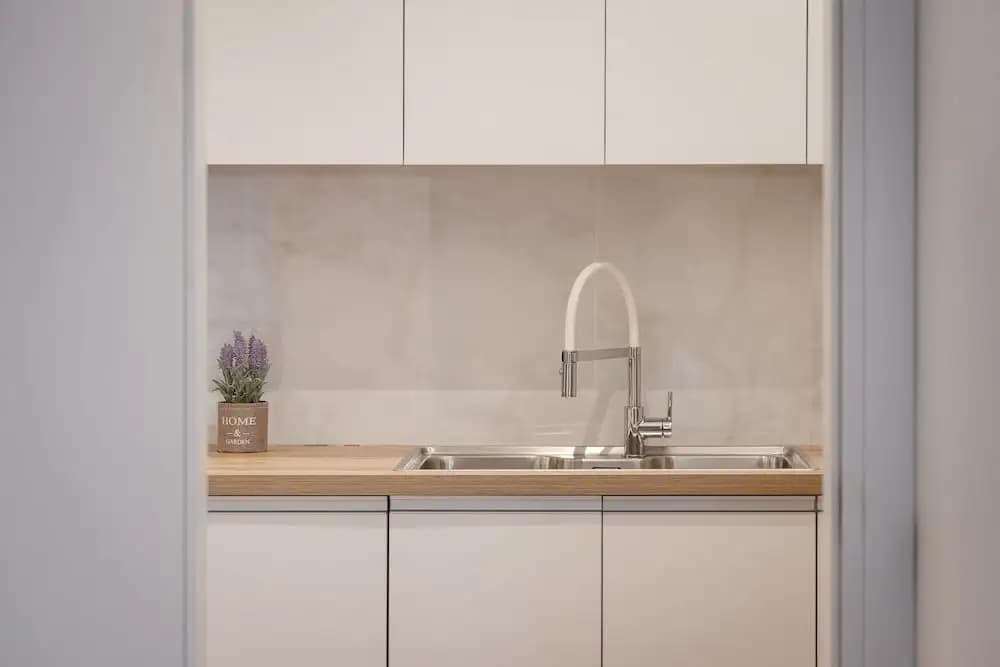 Athenian Hillside Residence - photo 21