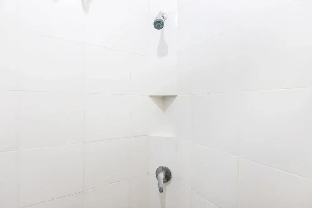 OYO 1598 Feby Inn Near RS Gandaria - photo 8