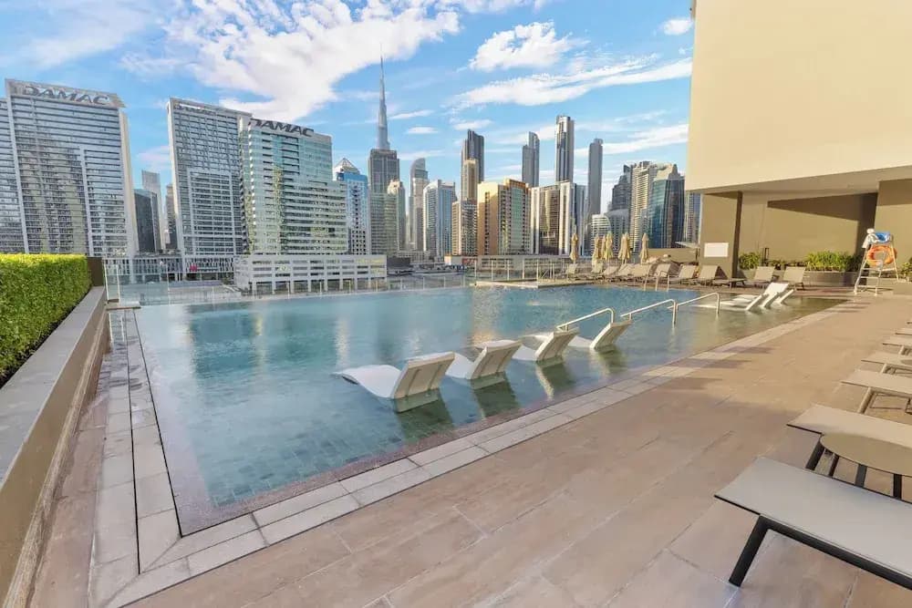 Waves - Elegant Studio Retreat in Dubai’s Business Bay - photo 12