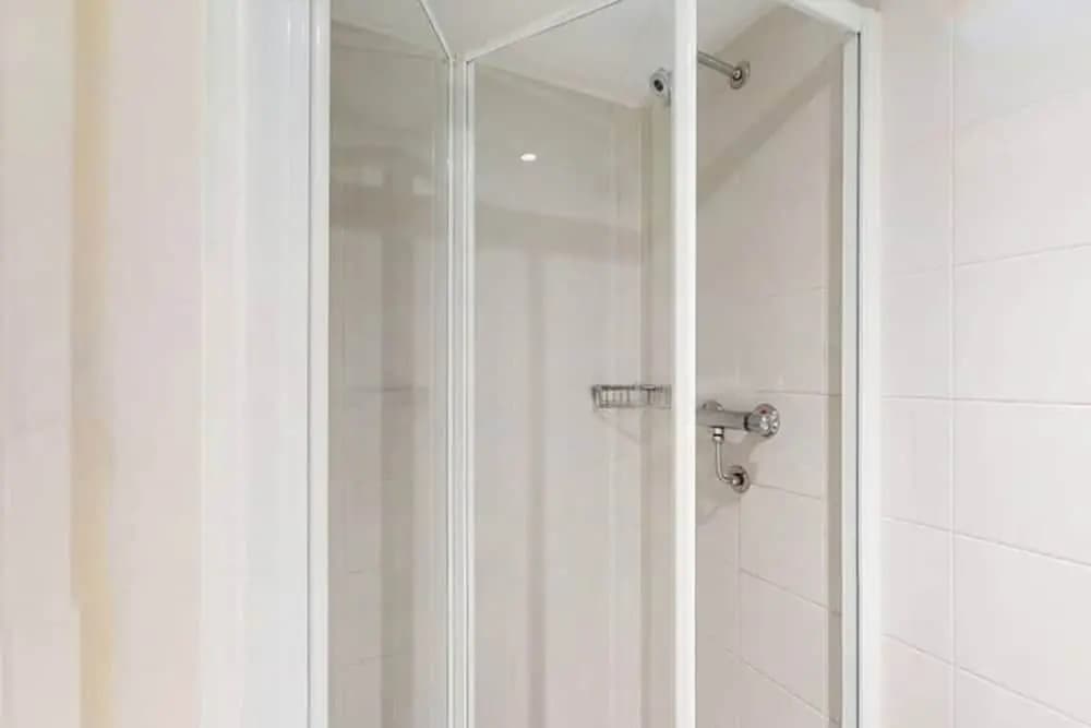 Student only Classic Ensuite Edinburgh - photo 8