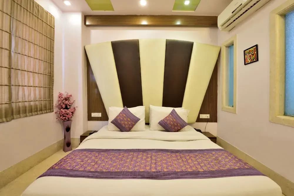 Hotel Taksh Inn - photo 6