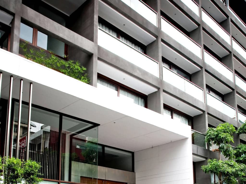 LUXX Langsuan Hotel - photo 1
