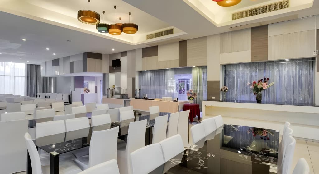 Aunchaleena Grand Hotel Wing B - photo 16