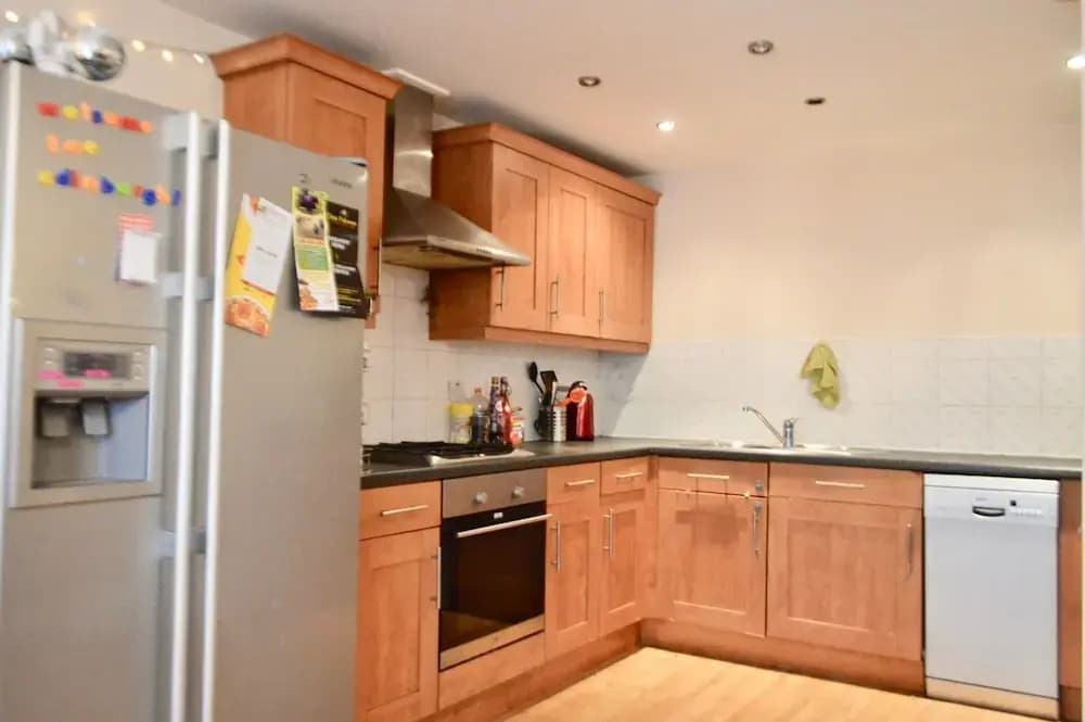 3 Bedroom Flat In Leith - photo 11