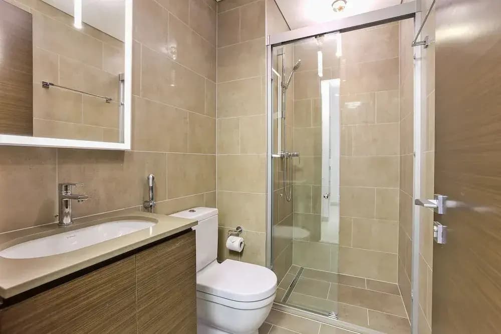 Luxury StayCation - Stylish Apartment With Balcony And City Views - photo 18