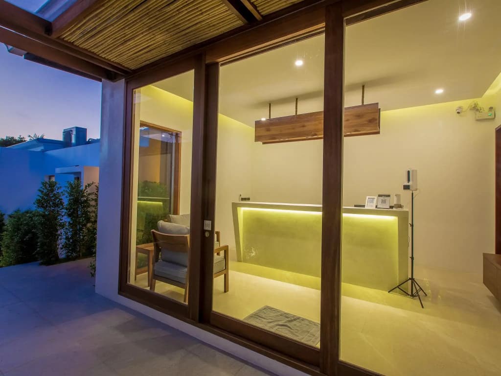 White Whale Beachfront Pool Villa - photo 24