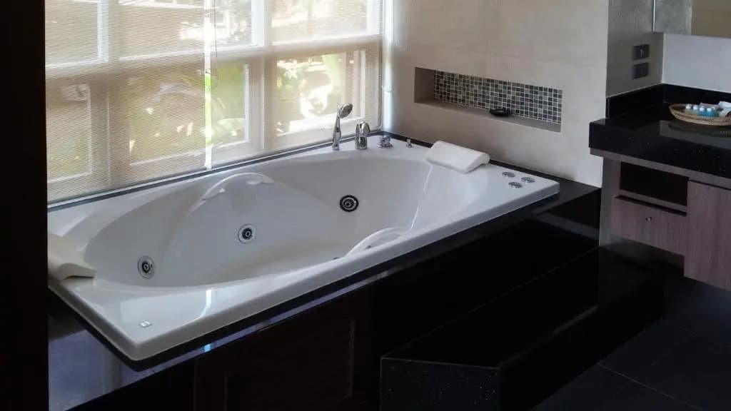 Karon Suite Apartment - photo 9