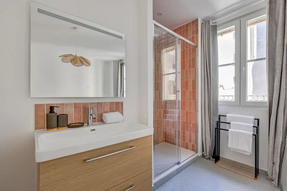 Modern Apartment - 1br/4p - 18 Arrd - photo 8