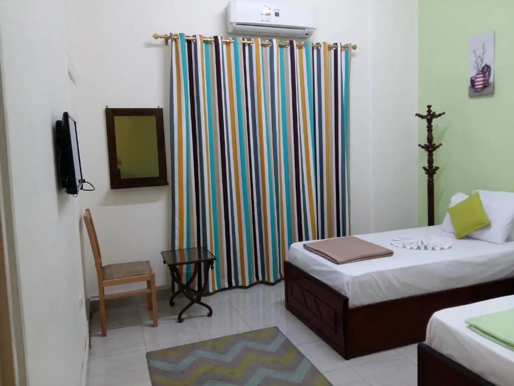 Golden Star Hotel - photo 2