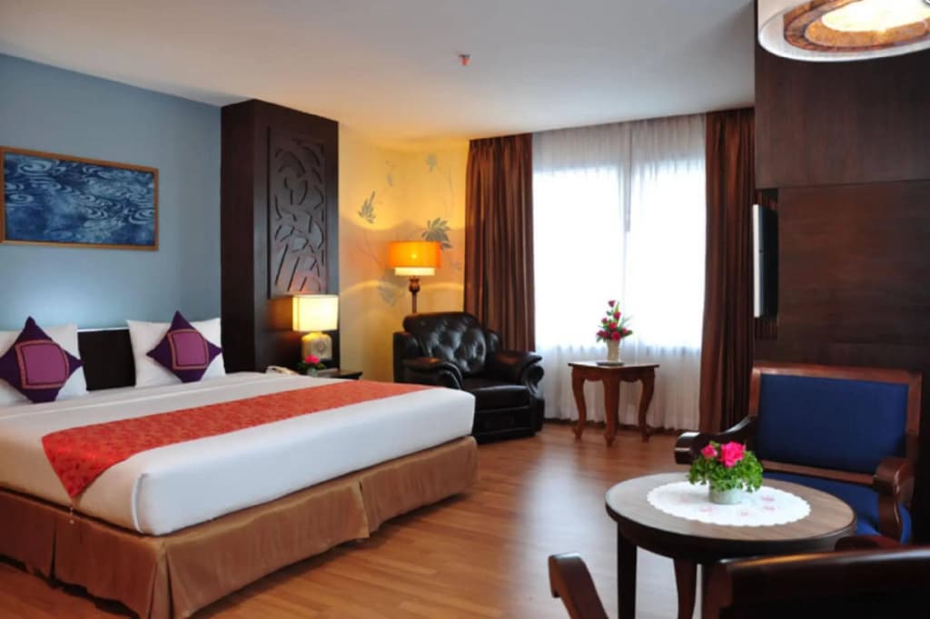 Empress Pattaya Hotel - photo 4