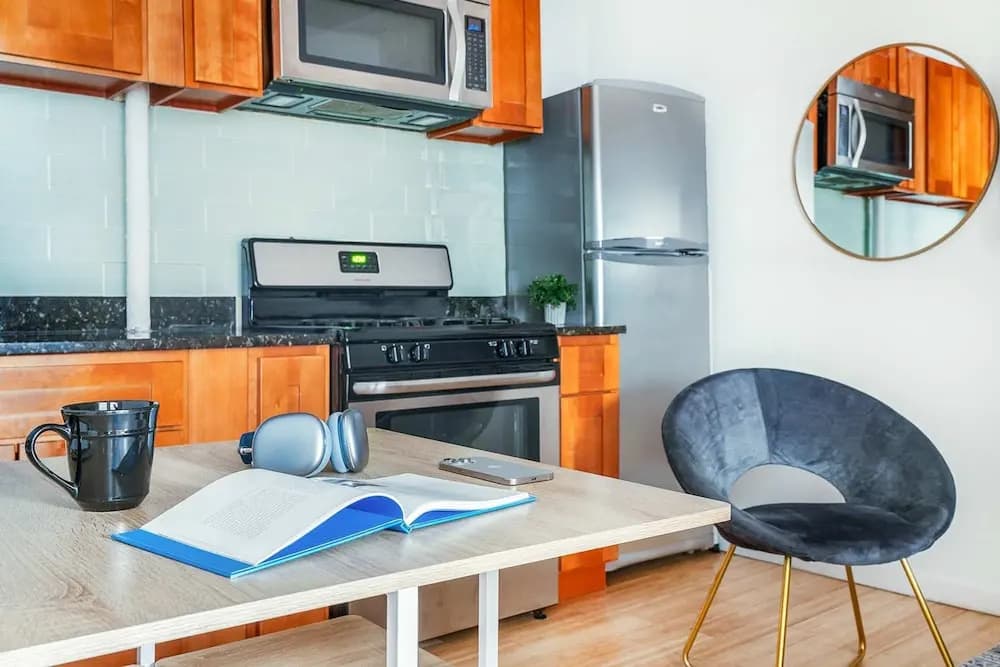102-1a Best Value 2BR Apt Near Central Park - photo 12