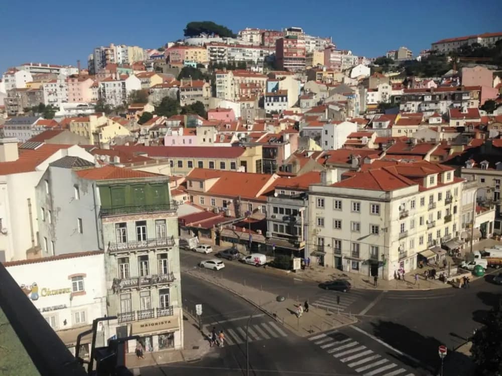 Studio Apartment Located Central Lisbon - photo 8