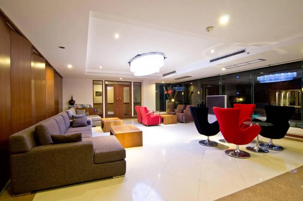 Lasalle Suites Hotel & Residence - photo 2
