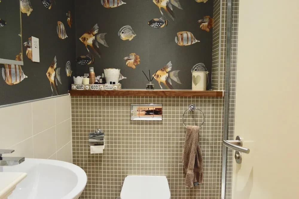 Bright Centrally Located Apartment - photo 8