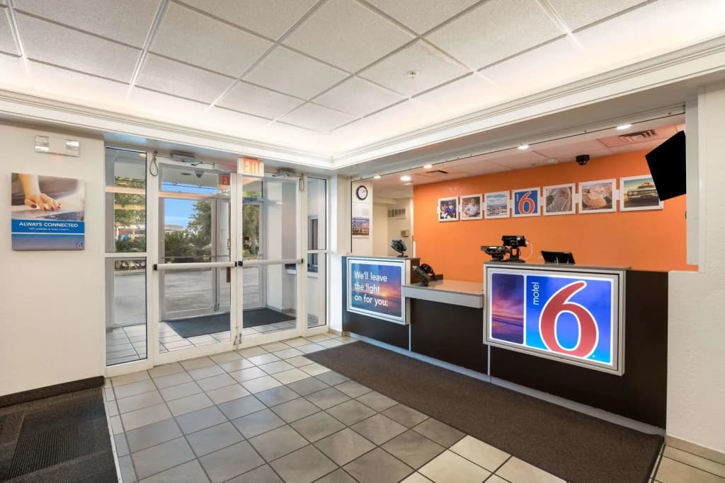 Motel 6 Orlando, FL - International Dr - photo 2