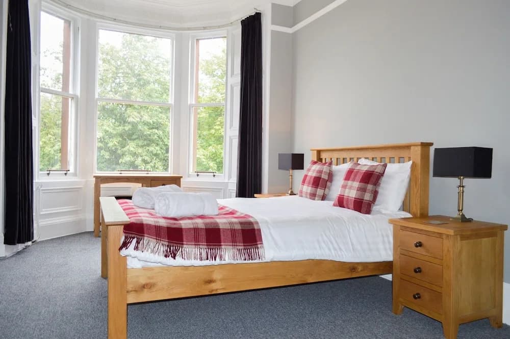 Modern 3 Bedroom Home in Morningside - photo 11