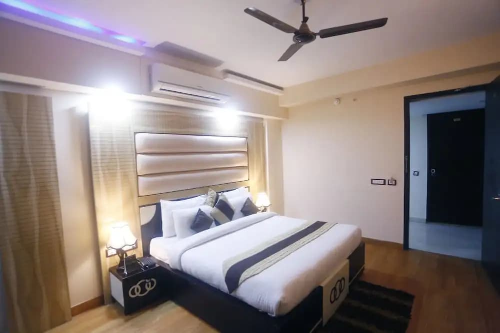 SK Crown Park Naraina - photo 7