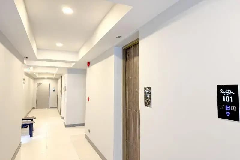 Smith Hotel - photo 12