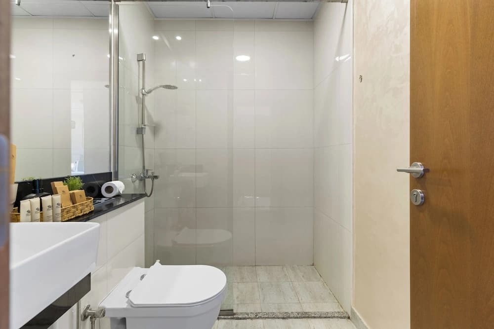 2BR Ultra Lux Canalfront Burj view - photo 8