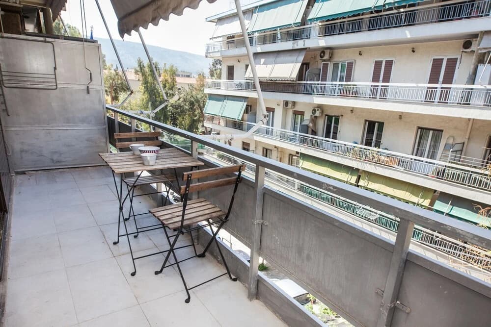 Charming 2 Bedroom apt next to Panormou - photo 9