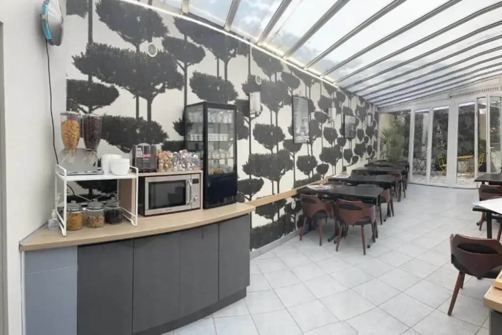 Hotel Lilas Gambetta - photo 22