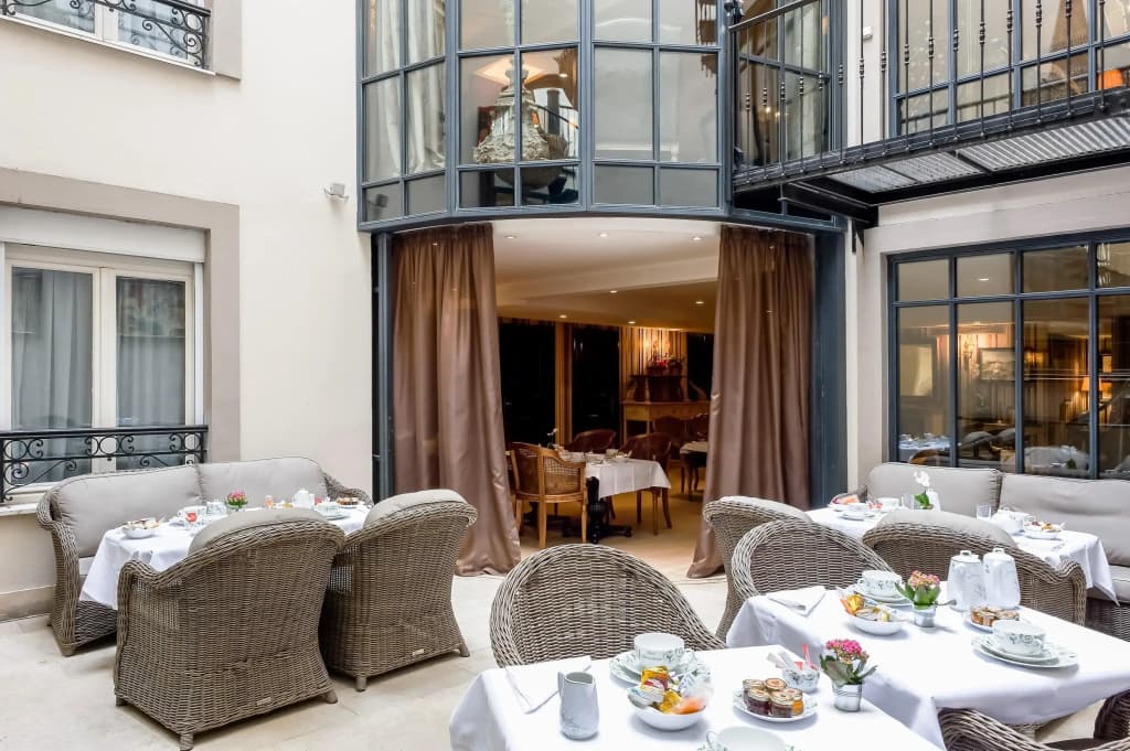Hôtel Chateaubriand Champs Elysées - photo 17