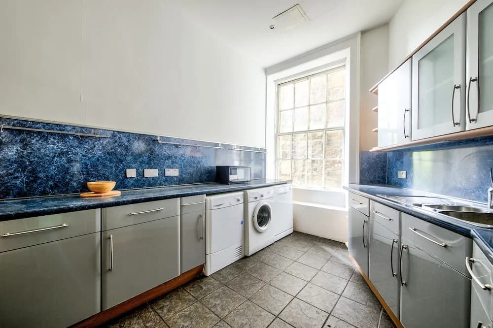 Alva - City Centre Apartment - photo 14
